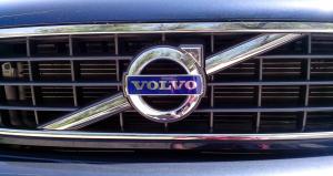 Volvo_logo_on_the_grill