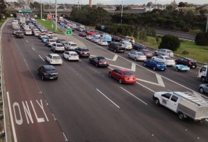 Congestion_on_Eastern_Freeway,_Melbourne